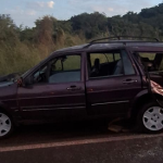 Motorista foge após colisão lateral com caminhão  em Santo Antônio da Platina