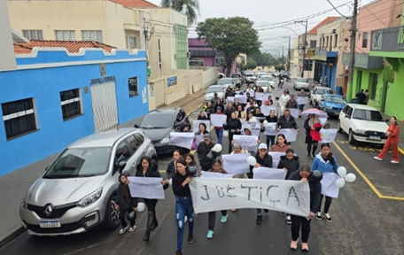 Passeata em Wenceslau Braz reúne moradores em homenagem a Sarah Oliveira e reforça pedido por esclarecimentos