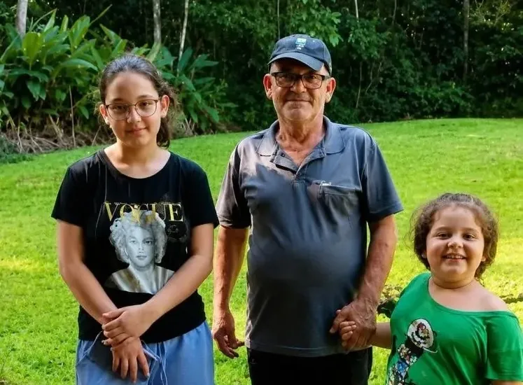 Pai e duas filhas morrem em grave colisão entre carro e carreta, em Santo Antônio da Platina