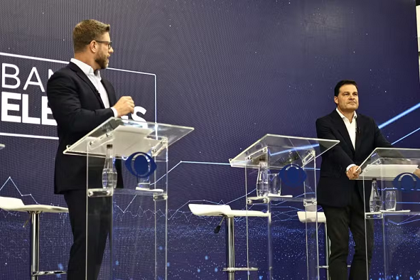 Moro não comparece a debate da Band e ausência domina confronto entre Sandro Alex e Requião Filho