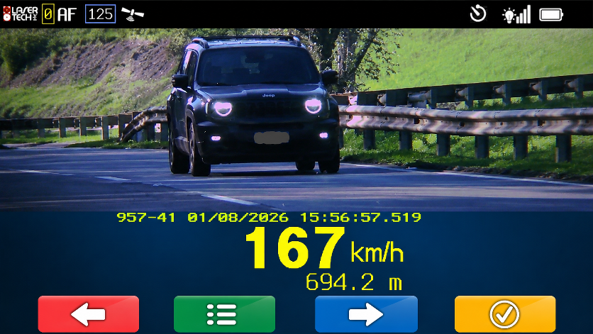PRF flagra motoristas a mais de 170 km/h