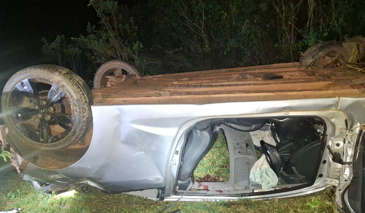 Motorista morre após veículo sair da pista e capotar em Siqueira Campos