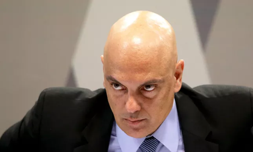 Moraes flexibiliza visitas a Bolsonaro, mas desgaste internacional e controvérsias colocam ministro novamente no centro da crise