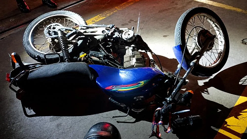 Motociclista morre após se envolver em dois acidentes na madrugada deste domingo em Jacarezinho.