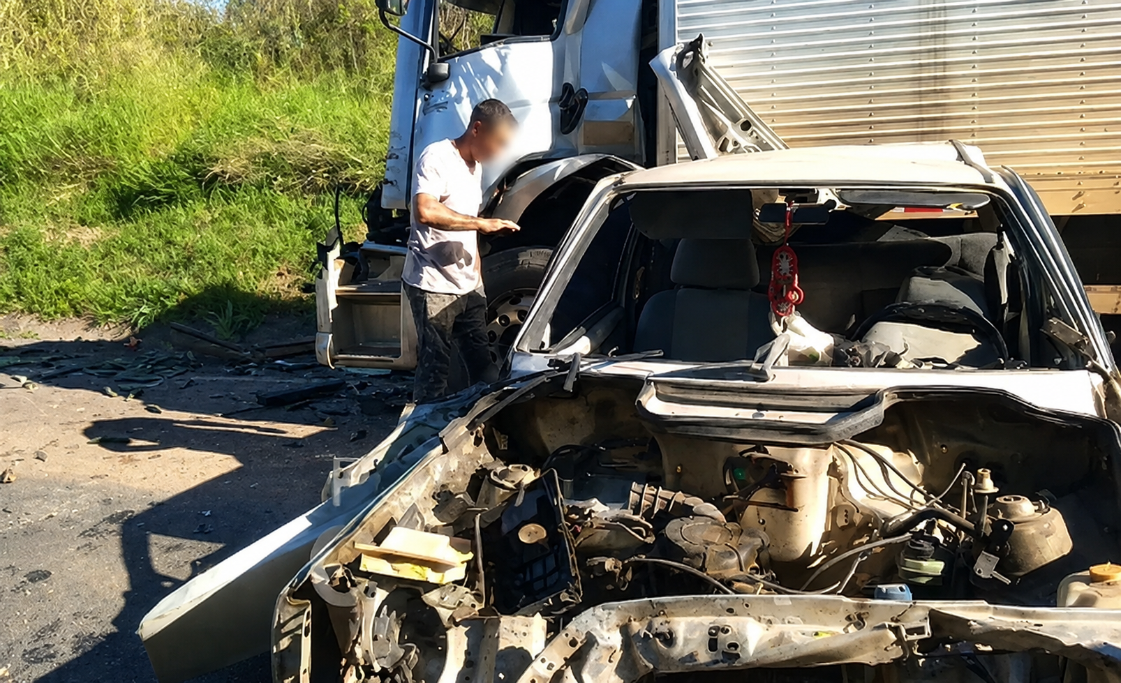 Colisão entre quatro veículos deixa feridos na PR-218, entre Joaquim Távora e Guapirama