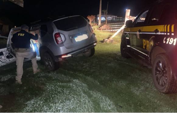 Motorista foge da PRF por cerca de 10 quilômetros e abandona veículo com carga em área rural de Santo Antônio da Platina