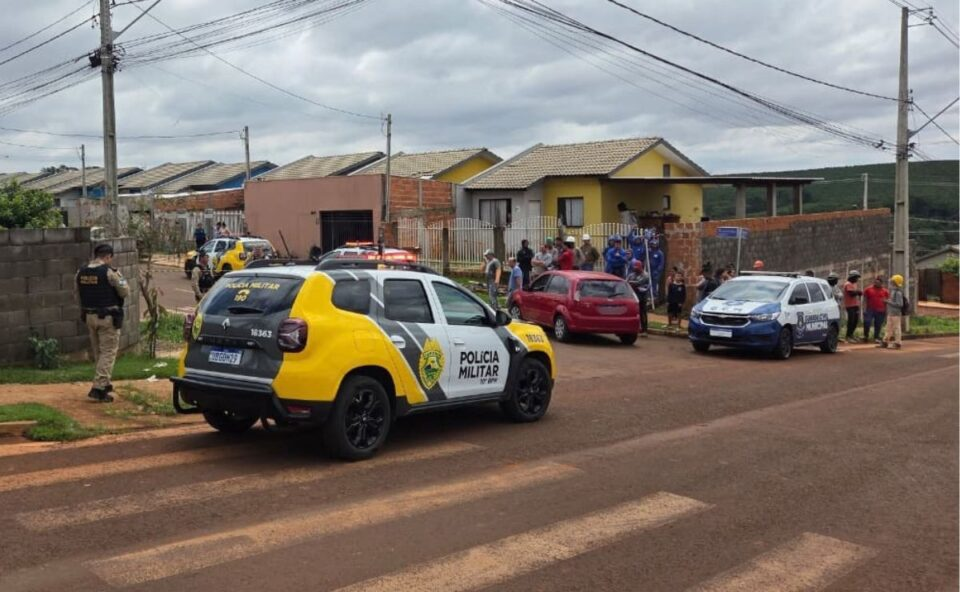 Criança morre após ser atacada por pitbull dentro de residência