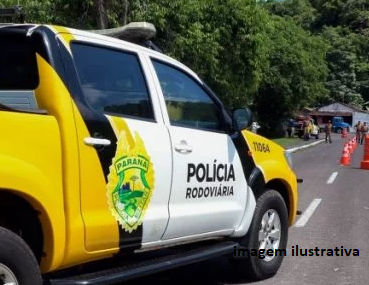 Acidente com carreta e caminhonete deixa três feridos na PR-092 em Siqueira Campos
