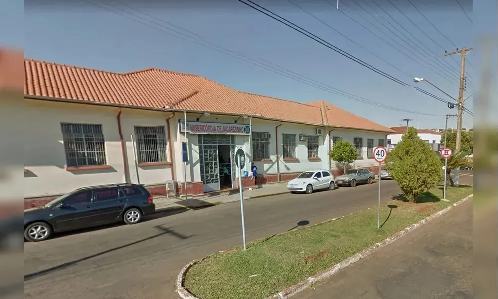 Santa Casa de Jacarezinho suspende atendimentos por falta de insumos e atraso nos salários