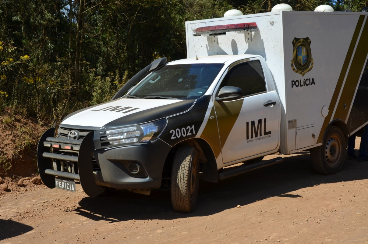 Homem é morto a facadas e tiros em Santo Antônio da Platina; jovem é preso e adolescente apreendid