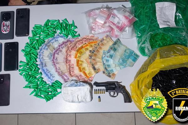 Polícia Militar prende suspeito por tráfico de drogas, porte ilegal de arma e direção perigosa em Jacarezinho