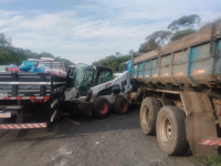 Colisão traseira deixa motorista ferido na PR-151, em Carambeí