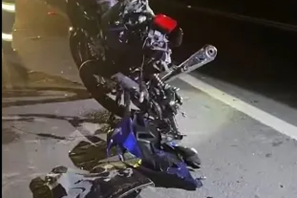 Mulher fica gravemente ferida após ser atingida por carro na PR-092; motorista foge sem prestar socorro