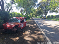 ACIDENTE NA PR-218 DEIXA MOTORISTA FERIDA EM CARLÓPOLIS