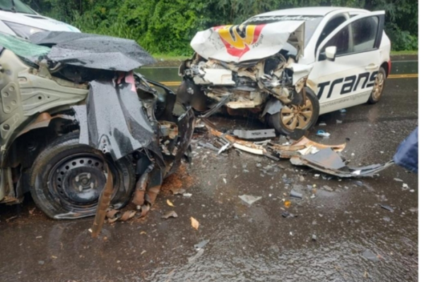 Acidente deixa quatro feridos na BR-153 entre Jacarezinho e Santo Antônio da Platina
