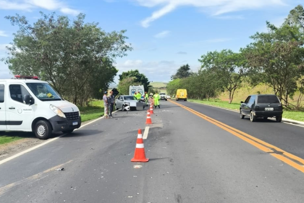 Acidente envolve três veículos e deixa dois feridos em Quatiguá
