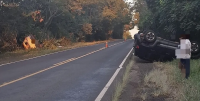 Colisão traseira entre veículos deixa motorista ferido na PR-218 em Joaquim Távora