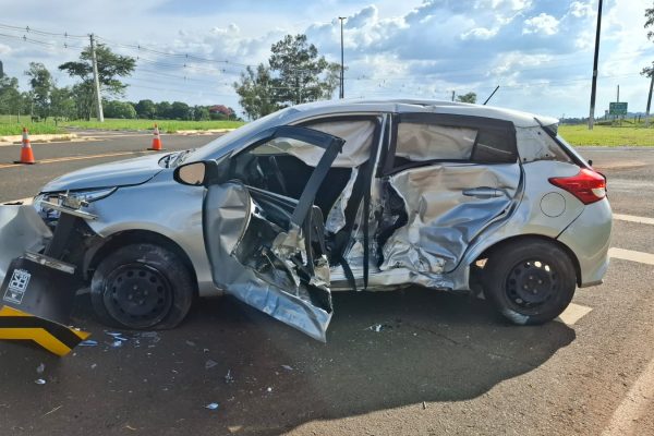 Colisão entre dois veículos deixa feridos na  em Santo Antônio da Platina