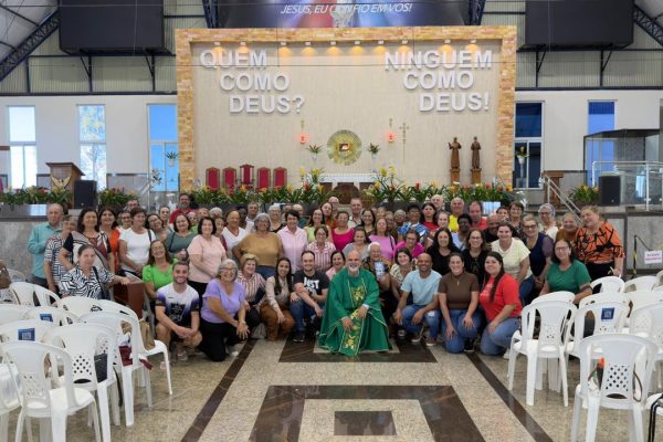 Fé e convivência: 70 idosos de Quatiguá visitam o Santuário São Miguel Arcanjo, em Bandeirantes