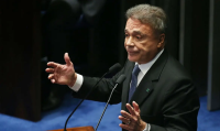 Álvaro Dias desiste de disputar o Senado
