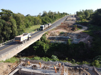 Obras de içamento na BR-153 altera fluxo entre Santo Antônio da Platina e Jacarezinho