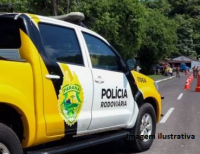 Acidente com carreta e caminhonete deixa três feridos na PR-092 em Siqueira Campos