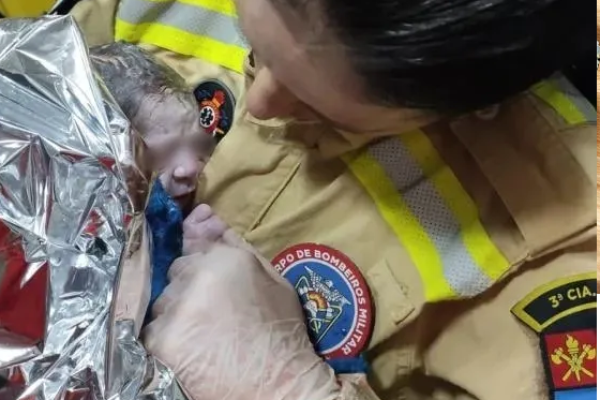 Bebê nasce dentro de carro em frente ao quartel dos Bombeiros em Santo Antônio da Platina