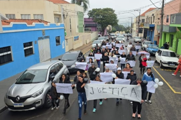 Passeata em Wenceslau Braz reúne moradores em homenagem a Sarah Oliveira e reforça pedido por esclarecimentos