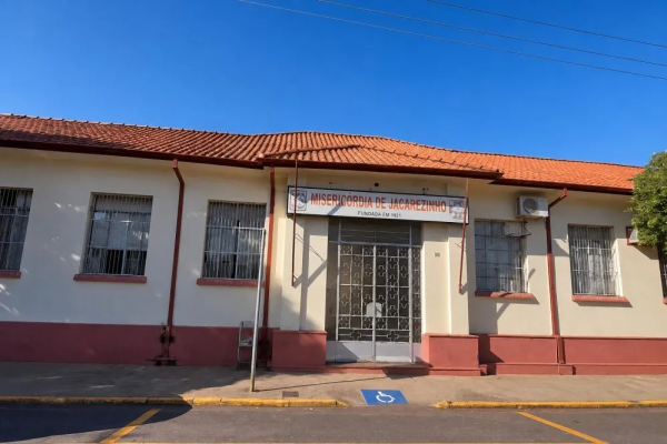 Santa Casa de Jacarezinho anuncia suspensão do atendimento pelo SUS para pacientes da região em 60 dias