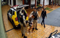 Homem tem prisão preventiva decretada após tentar matar o próprio filho de cinco meses em Santo Antônio da Platina