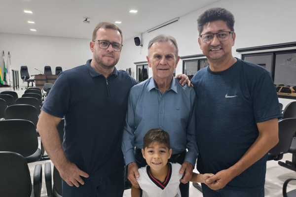 Deputado Federal Toninho Wandscheer anuncia conquistas durante visita em Quatiguá
