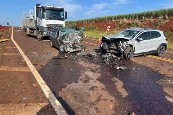 Idoso morre em acidente  em Cambará e jovem fica gravemente ferido