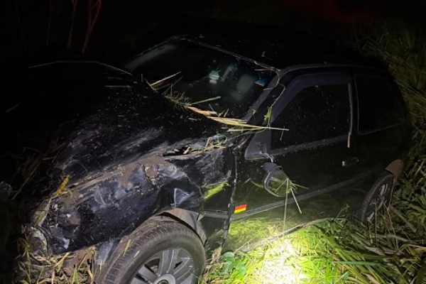 Motorista fica ferido após carro sair da pista  em Santo Antônio da Platina